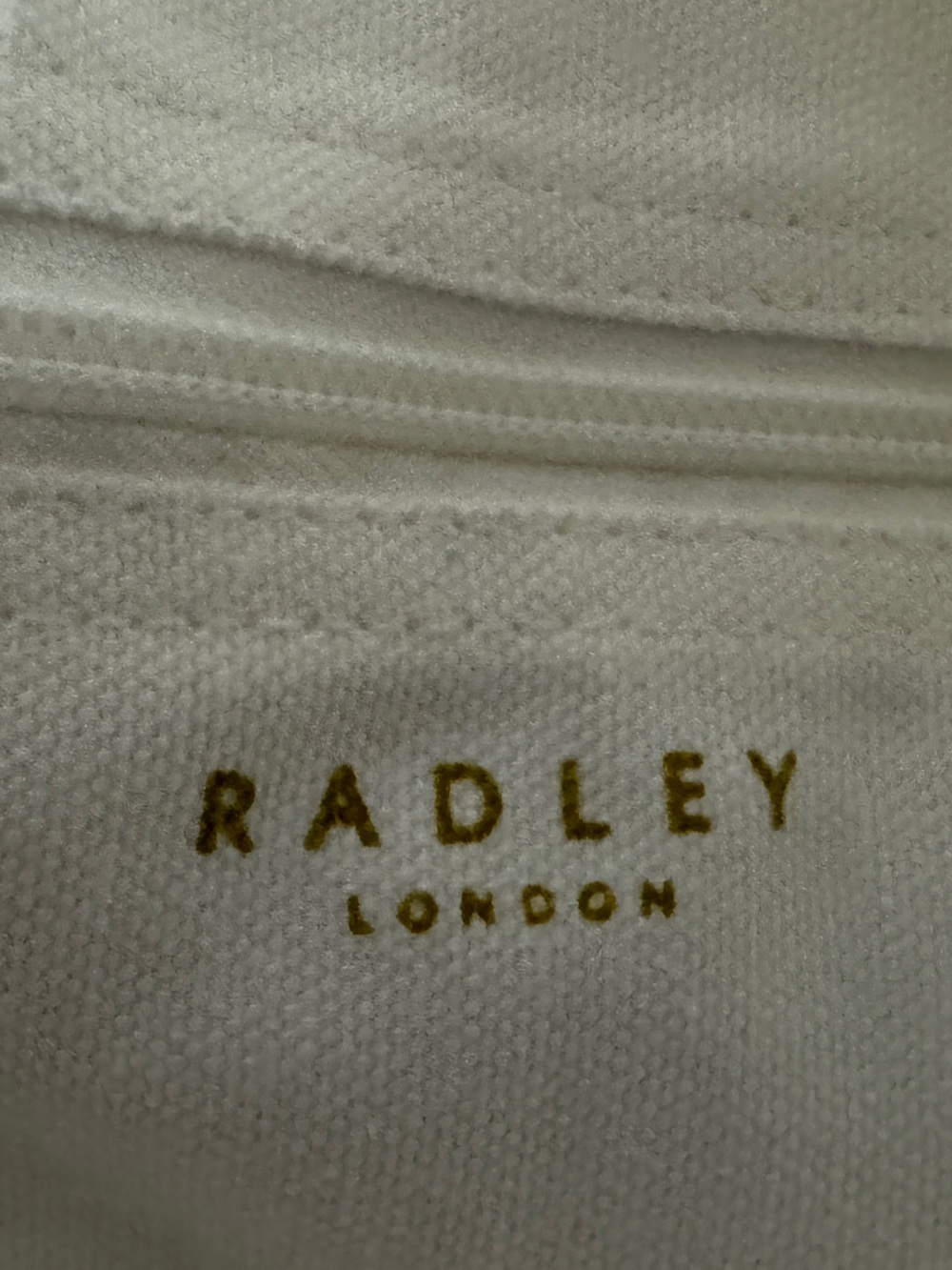 NWT Radley London Heritage Dog Canvas
Tote Bag - White Floral Silhouette - Picture 3 of 5